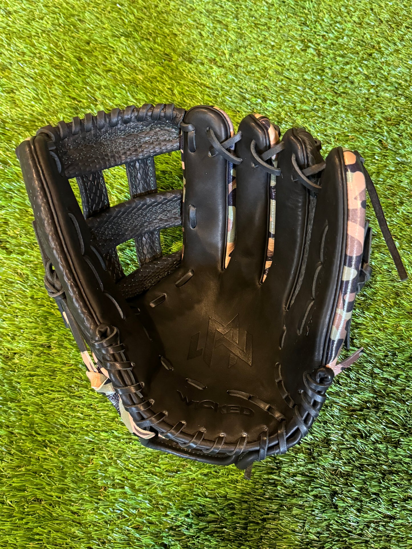 Wicked Mitts “Invader” Softball Glove